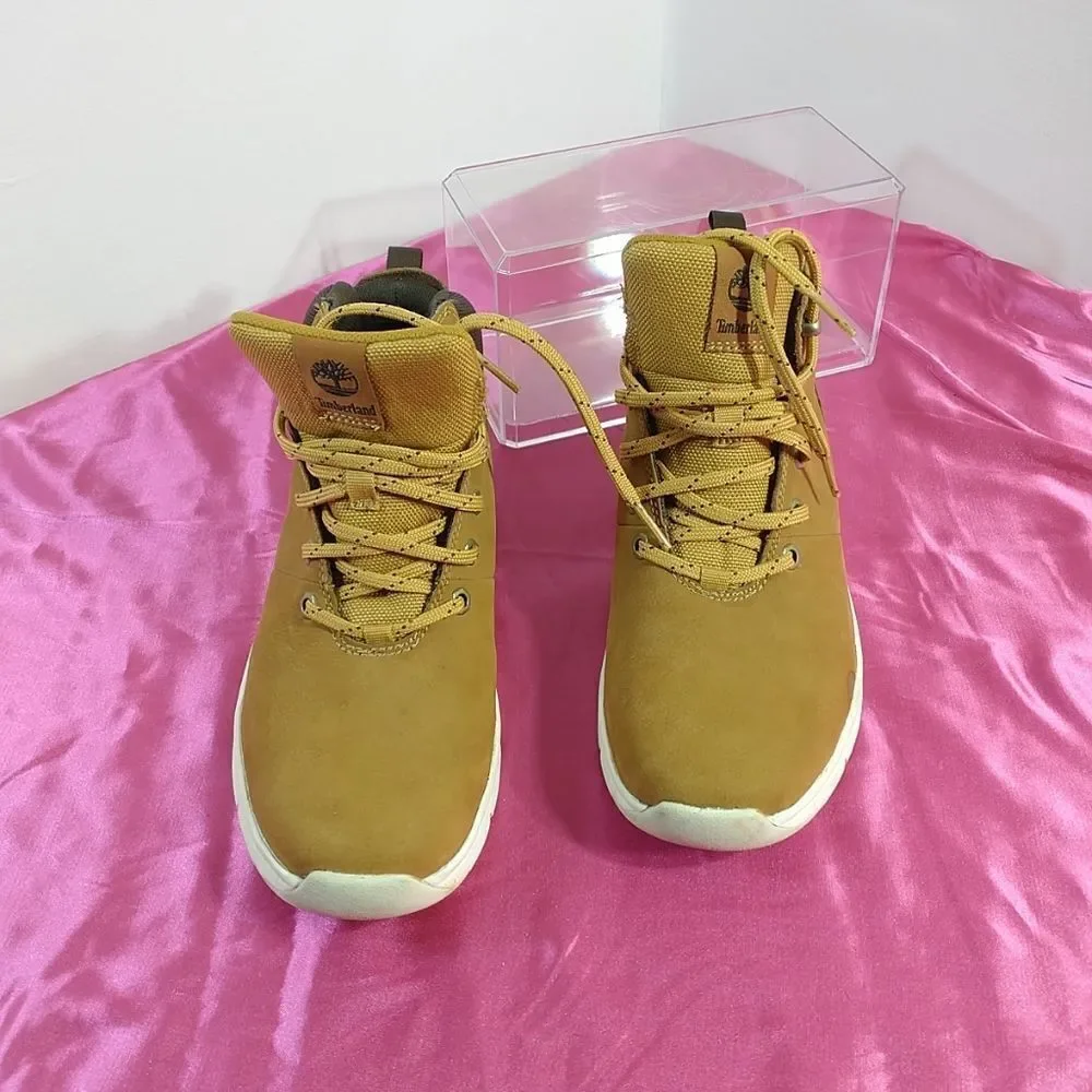 Timberland Hoverlite Mid Hiker Kids Shoes Sz 6.5 Tan . Condition is Pre-owned.
